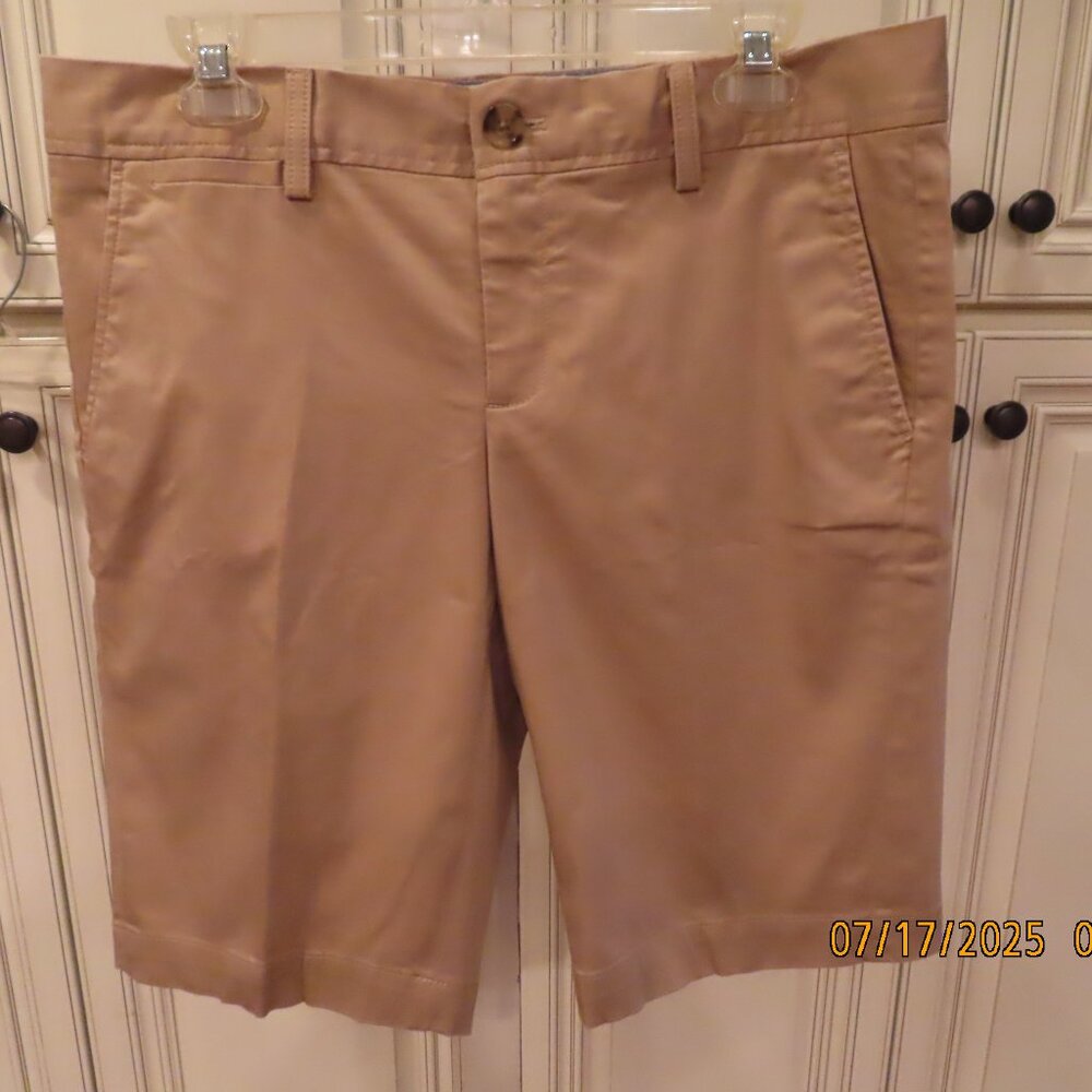 NEW Banana Republic Women size 10 Chino Kakhi Beige Knee Shorts